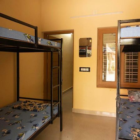 Aramana Holiday Inn Alappuzha Exteriör bild